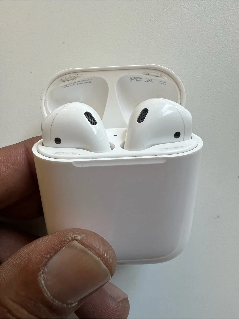 Apple wireless earbuds